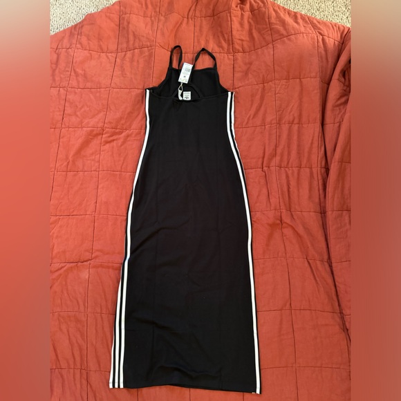 Adidas ADICOLOR 3-STRIPES MAXI
DRESS - Picture 8 of 10